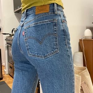 Levi’s Wedgie Pants 26”